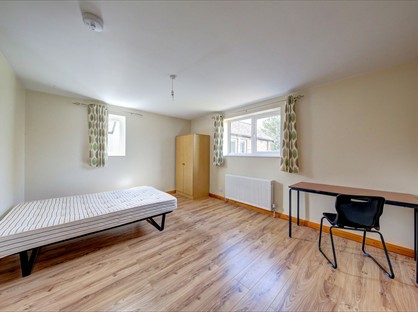 6 Bed Semi-Detached House, Gordon Road, KT2