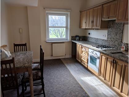 2 Bed Flat, Cemetery Road, WF17