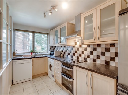 2 Bed Flat, New Wanstead, E11