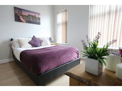 Room in a Shared House, Crowthorn Road, OL7
