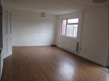 2 Bed Terraced House, Rushfield Crescent, WA7