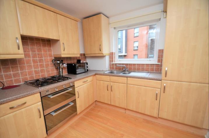 2 Bed Flat, Partick Bridge Street, G11 photo 3