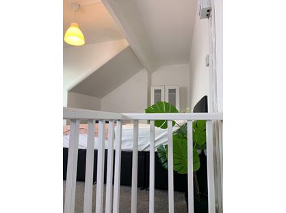 Studio Flat, Crosby Place, LS11