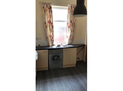 1 Bed Flat, Bradford Road, WF17