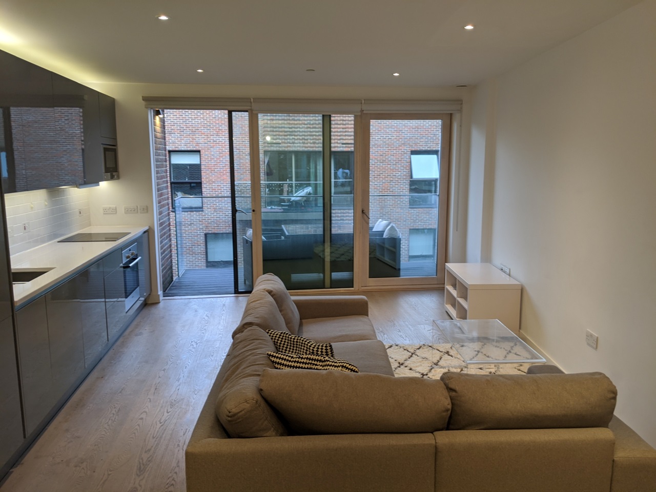 2 Bed Flat, Victory Place, SE17 photo 2