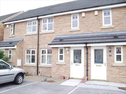 2 Bed Terraced House, Hoctun Close, WF10