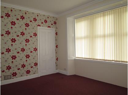 1 Bed Flat, Highholm Street, PA14