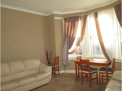 2 Bed Flat, Highholm Street, PA14