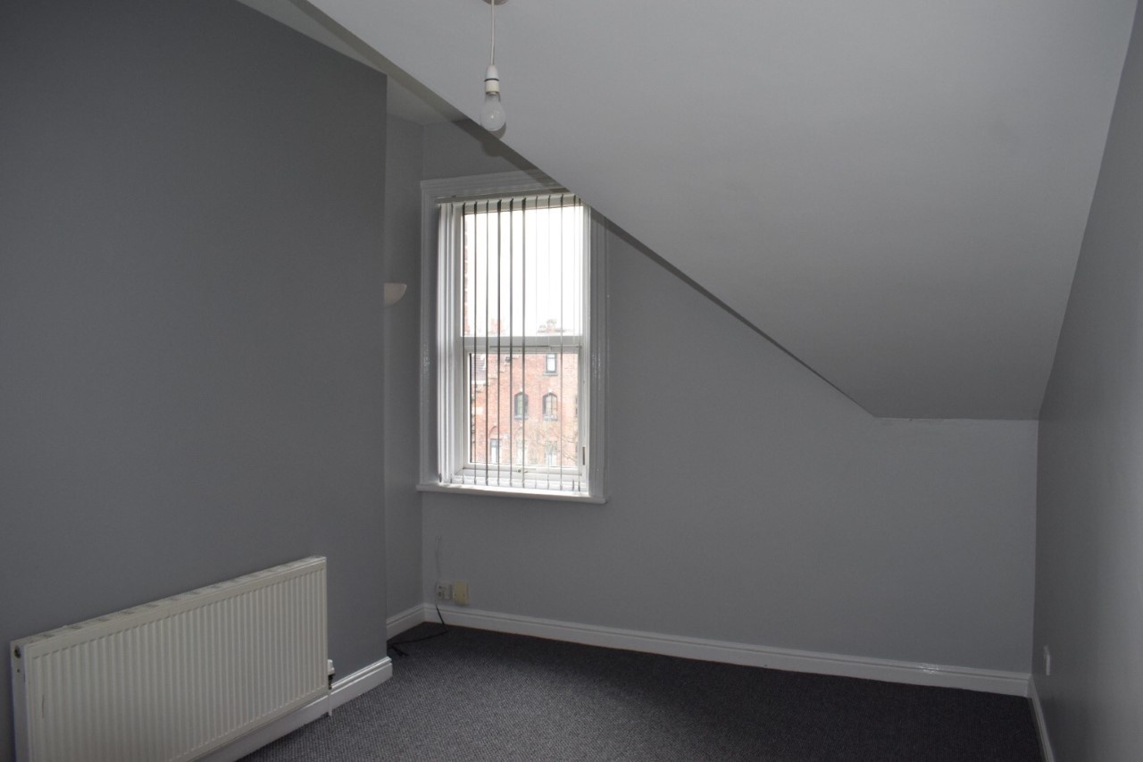 1 Bed Flat, Linnet Lane, L17 photo 5