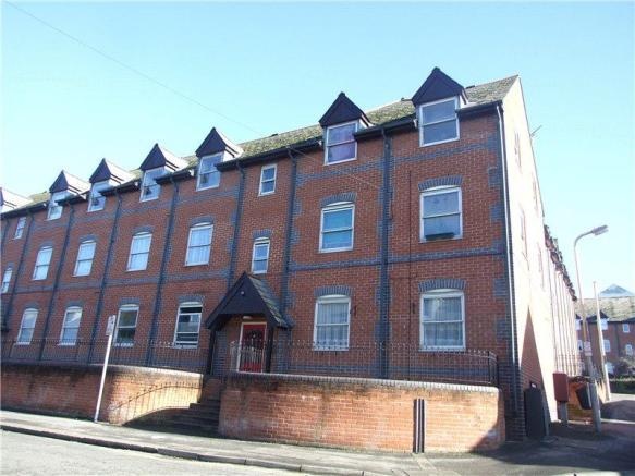 2 Bed Flat, Lynden Mews, RG2