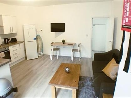 Room in a Shared House, Charles Street, WA10