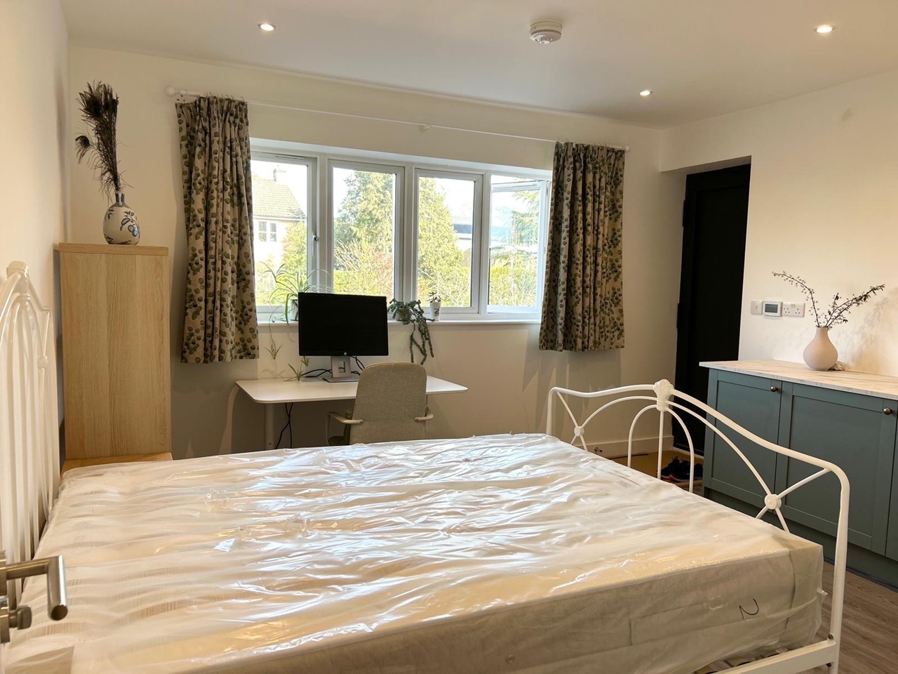 Additional image 3 of Studio Flat, Porson Road, CB2, N1 7GU