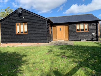 2 Bed Bungalow, Hogsnorton Cottage, AL6