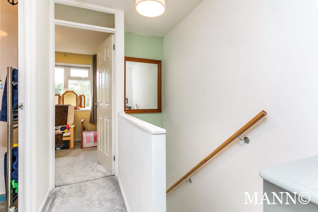 Redhill 2 Bed Terraced House, Spencer Way, RH1 To Rent Now for £