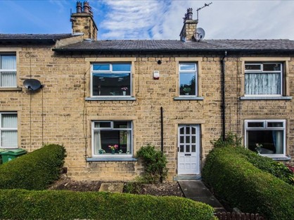 3 Bed Terraced House, Long Lane, HD5