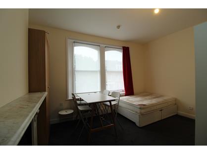 Studio Flat, Gloucester Drive, N4