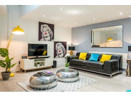 2 Bed Flat, Candlemakers Apartments, SW11