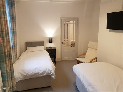 1 Bed Flat, The Royalty, SR2