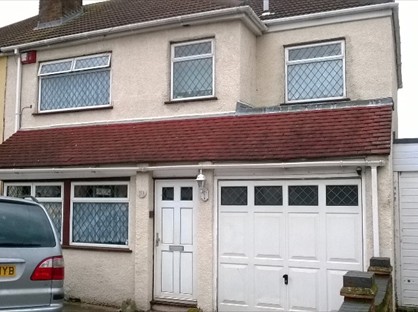 5 Bed Semi-Detached House, Albany Road, RM12