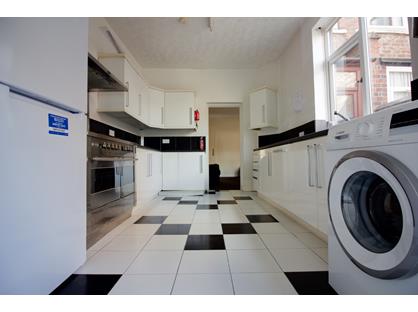 4 Bed Terraced House, Liverpool Street, M5