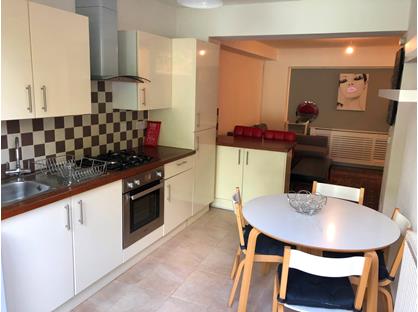 2 Bed Flat, Holly Road, E11