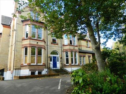 2 Bed Flat, Lakeside House, L17