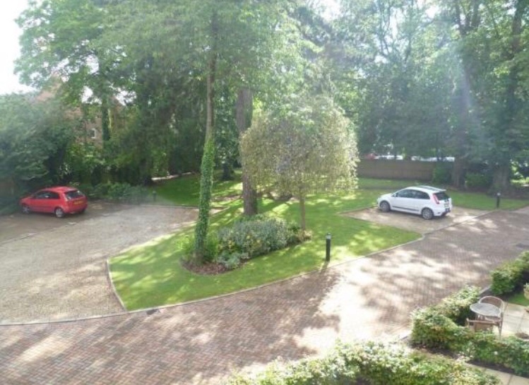 2 Bed Flat, Harborne, B17 photo 5