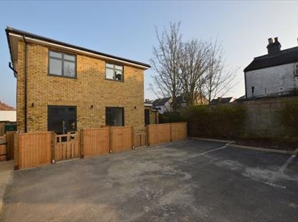 2 Bed Maisonette, Whitehorse Road, CR0