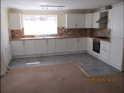 2 Bed Flat, Curzon Lane, DE24