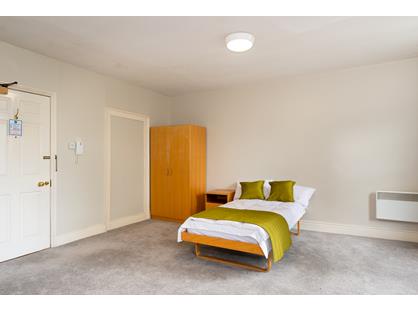 Room in a Shared Flat, Bernard Street, WC1N