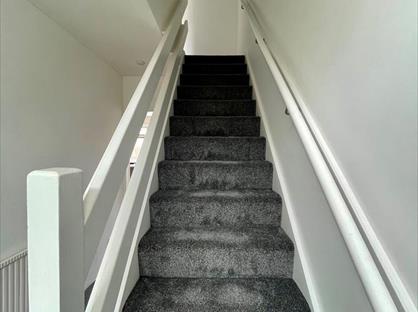 3 Bed Terraced House, Deer Hill Court, HD9