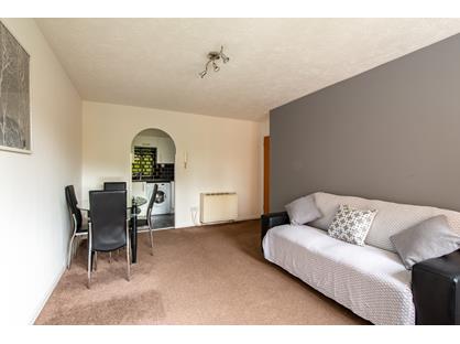 1 Bed Flat, Frobisher Road, DA8