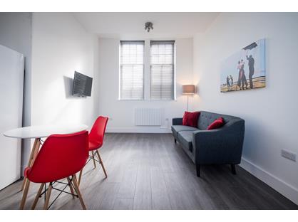 2 Bed Flat, Barony Court, CW5