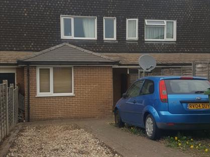 1 Bed Maisonette, Melrose Walk, RG24