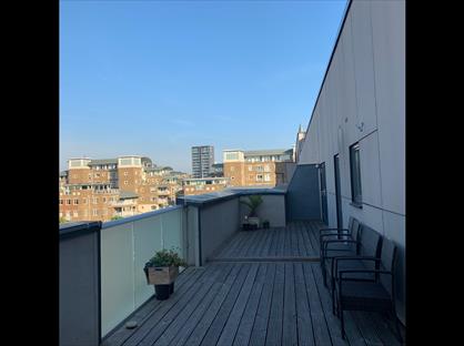 2 Bed Flat, Chatfield Road, SW11