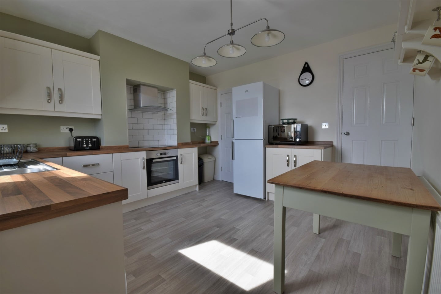 3 Bed Terraced House, City Road, S2, N1 7GU