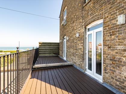 3 Bed Flat, Surrey Road, CT9