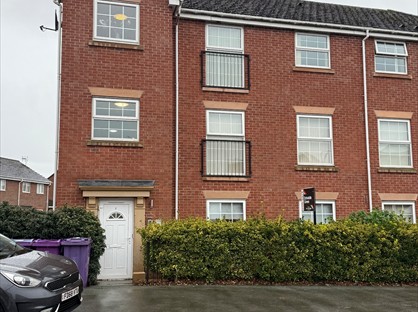 2 Bed Flat, Swallow Fields, L9