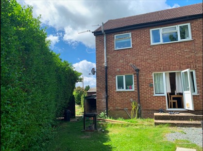 1 Bed Flat, Longwood Lane, HP7