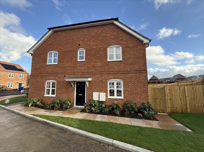 3 Bed Semi-Detached House, Monarch Place, ME9