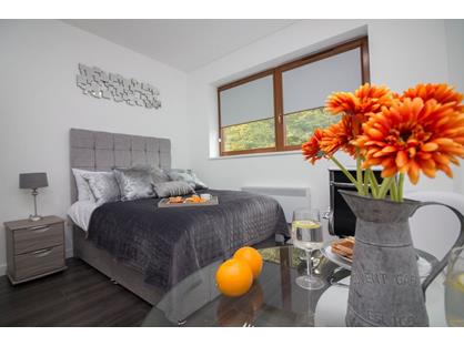 Studio Flat, Studio 15, ST1