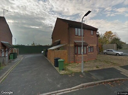 1 Bed End Terrace, Regent Gardens, HR1