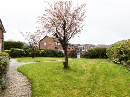 Studio Flat, Honeysuckle Drive, L9