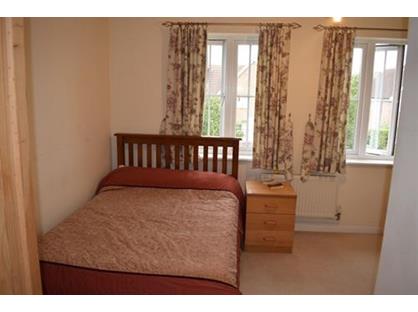 Room in a Shared House, Canterbury Close, KT4