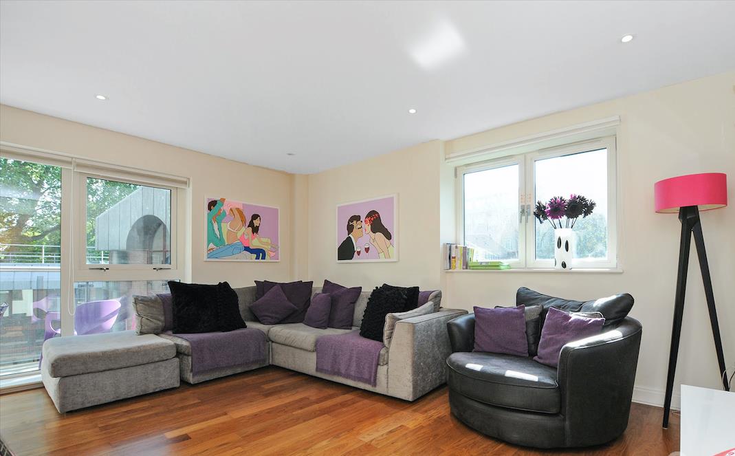 2 Bed Flat, Clerkenwell Road, EC1M photo 3