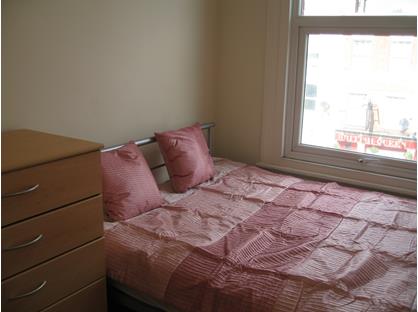 Room in a Shared Flat, Uxbridge Road, W12