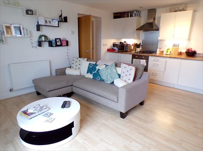 2 Bed Flat, St. Georges Grove, SW17