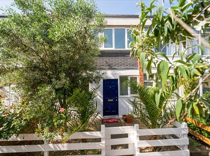 4 Bed Semi-Detached House, Swanwick Close, SW15