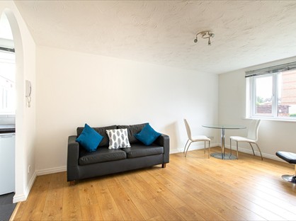 1 Bed Flat, Chandlers Drive, DA8