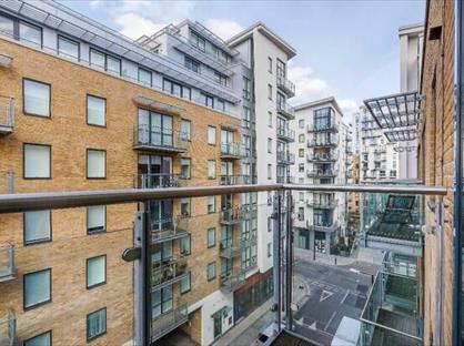 Studio Flat, Caspian Wharf, E3